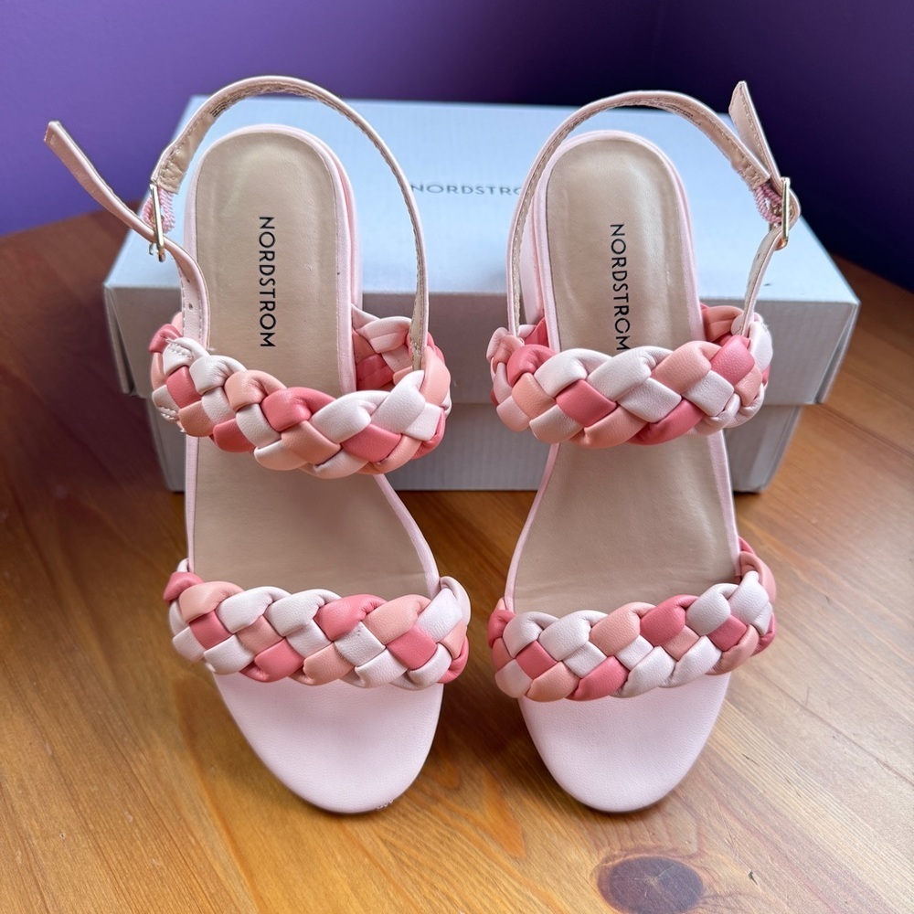 Nordstrom sandals size 2